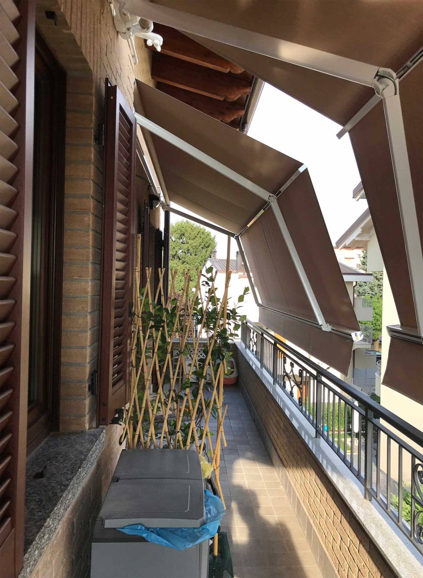 Marcesa 140, tenda a braccia estensibili senza cassonetto. Il braccio è ad angolo 140° - galleria tende da sole